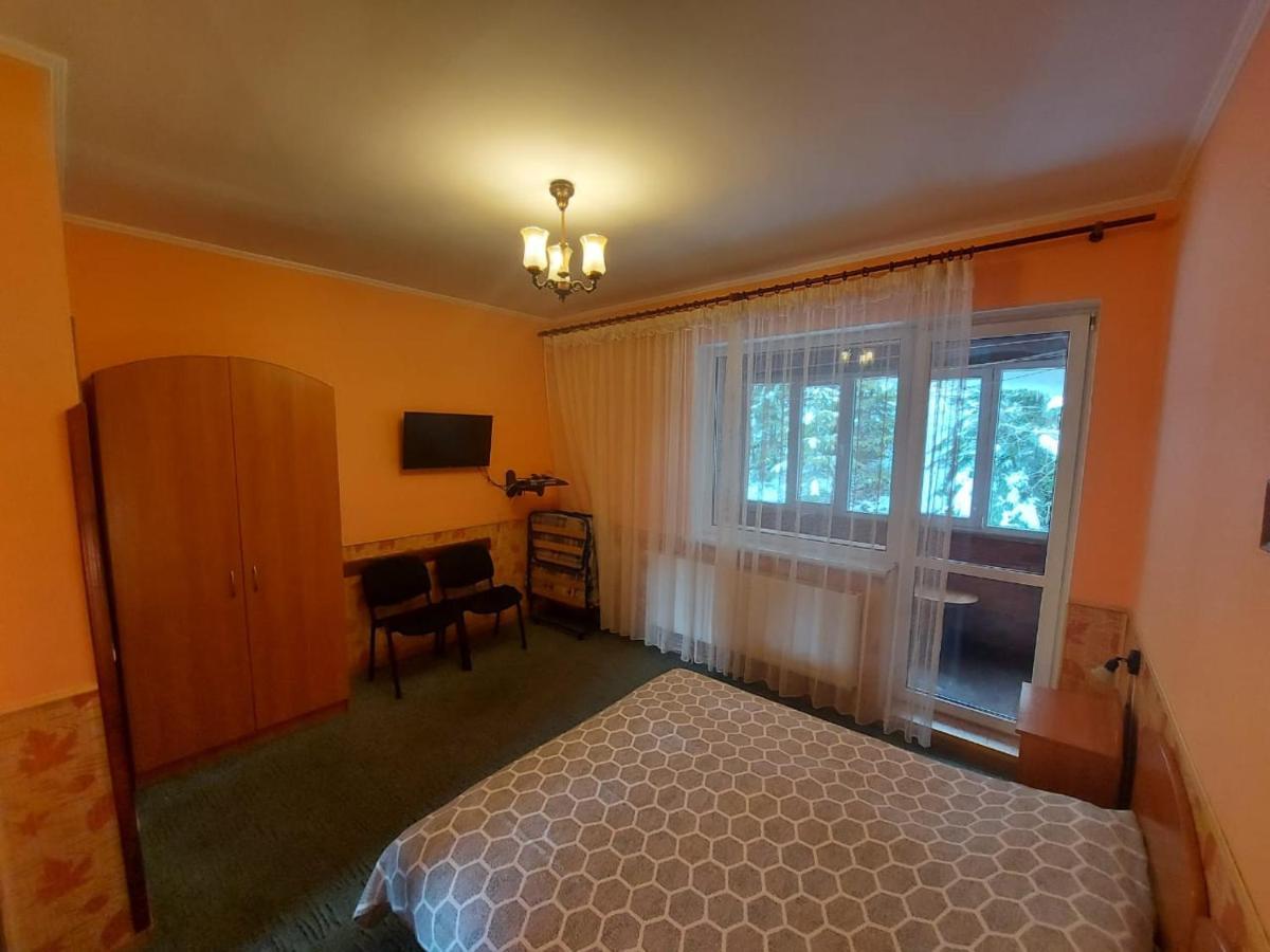 Затишок Villa Tysovets Buitenkant foto